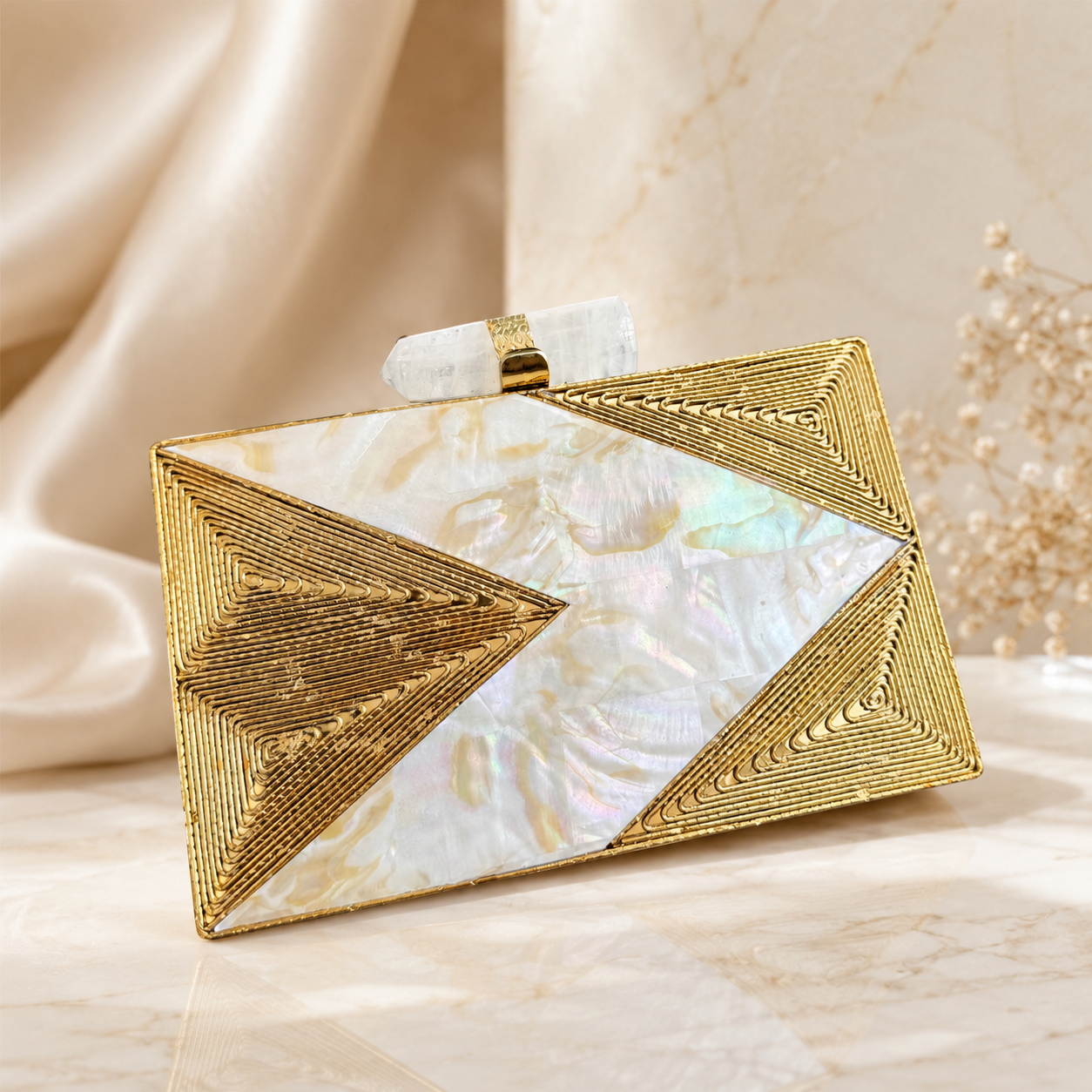 Aurora Pearl Clutch