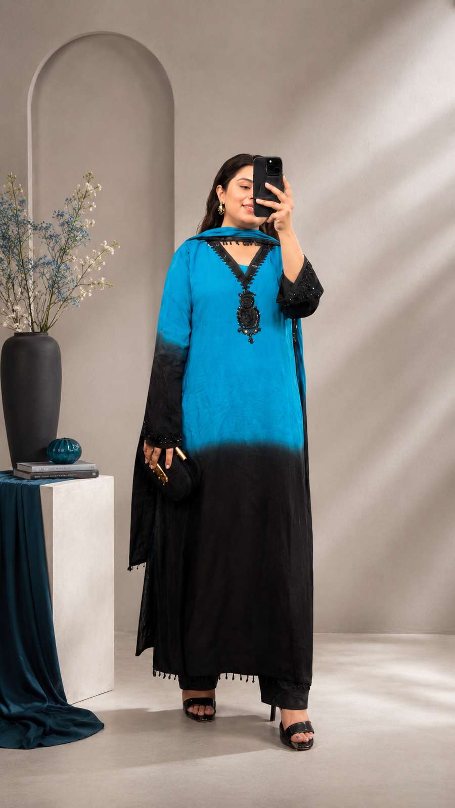 Maheen Pakistani Style Suit
