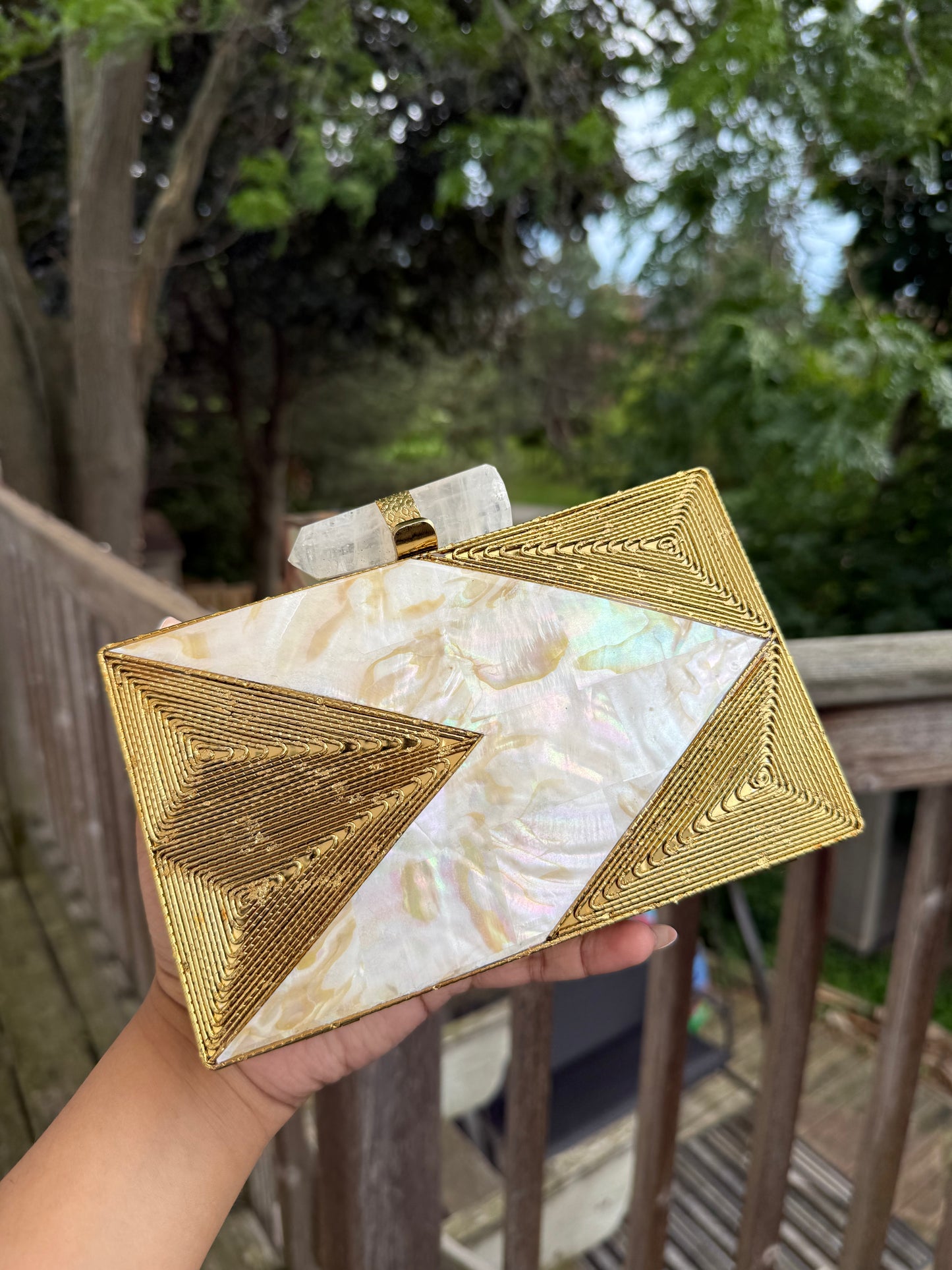 Aurora Pearl Clutch